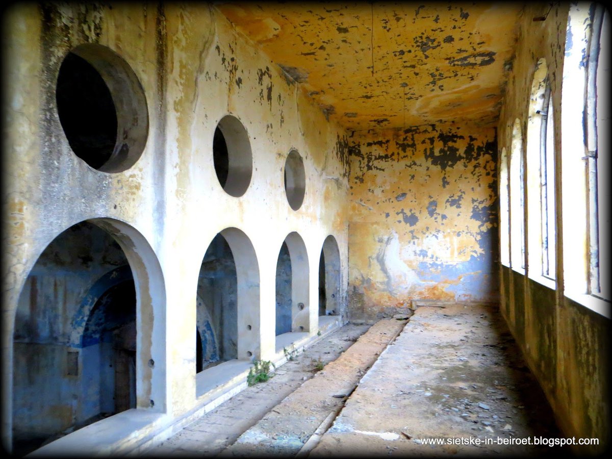 A large proportion of jews lived 4 a millenia in the Middle East & N Africa, & built many wonderful places of worship. The synagogue of Bhamdound, an exquisitely elegant modern take on byzantine & Ottoman architectural forms, was one of Lebanon’s 4 largest  https://blogbaladi.com/in-pictures-the-synagogue-of-bhamdoun/