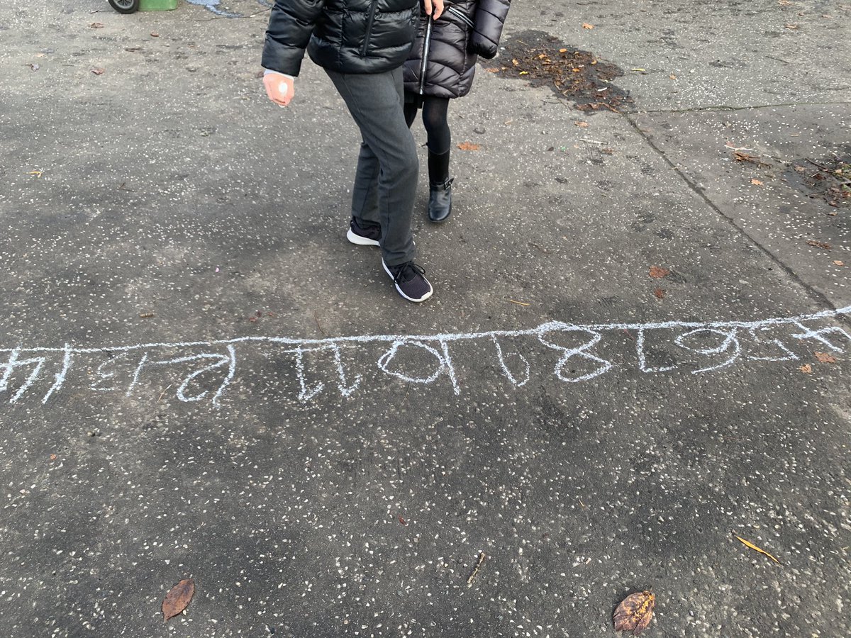 sunnyside_ps's tweet photo. P4M went outside today to revise numbers to 20 in French. One of our tasks was to draw a number line then stand on the numbers that were called out @ClacksOL #1plus2Clacks https://t.co/VugQaT1BWB