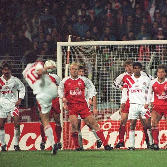 esdeepoca's tweet photo. Bayern 1991 x Adidas. #esdeepoca ⚽️🏆💎🔥 @adidasfootball @FCBayernES #lotharmatthaus https://t.co/9TkezWTtq6