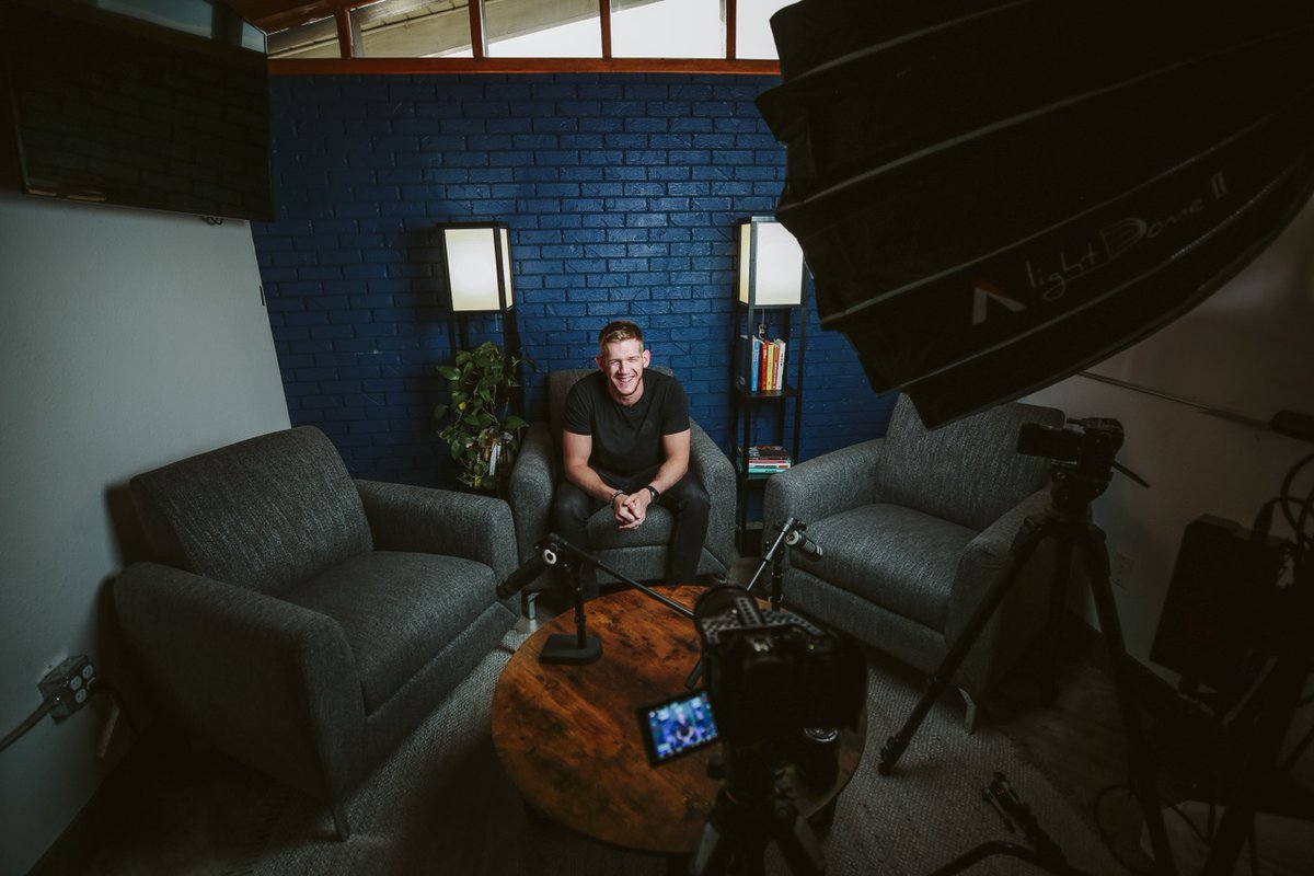 beyondblue10's tweet image. Exciting things are happening in the Beyond Blue Media Podcast Room! We spend most of our days behind computers, but it turns out our team looks pretty good in front of the camera, too. 😉

beyondbluemedia.com
#AboveAndBeyond #ExcitingThingsComing