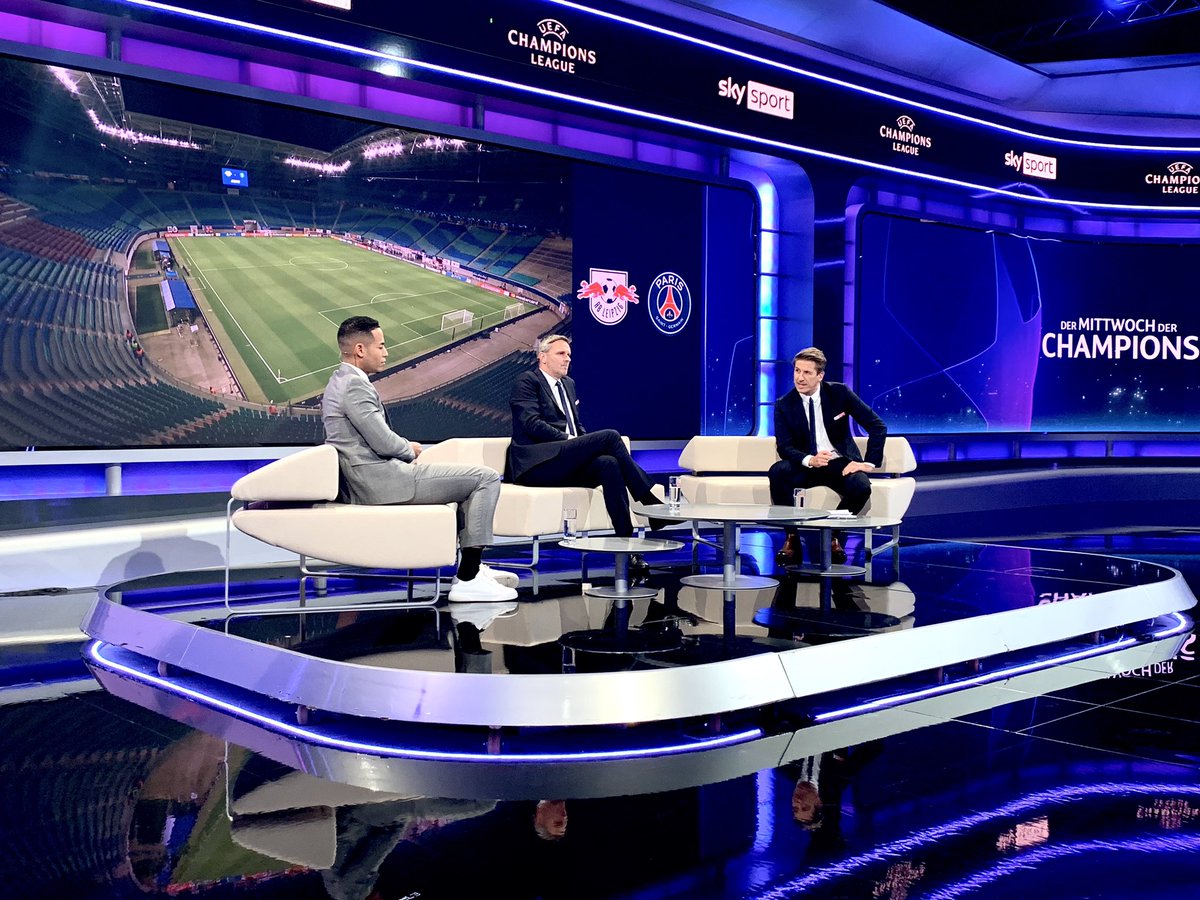GolfundHumor's tweet photo. @ChampionsLeague @SkySportDE und ein gast neben mir im Sofa Andreas König!! @BVB fan #skyextra https://t.co/21tKnIxvnk