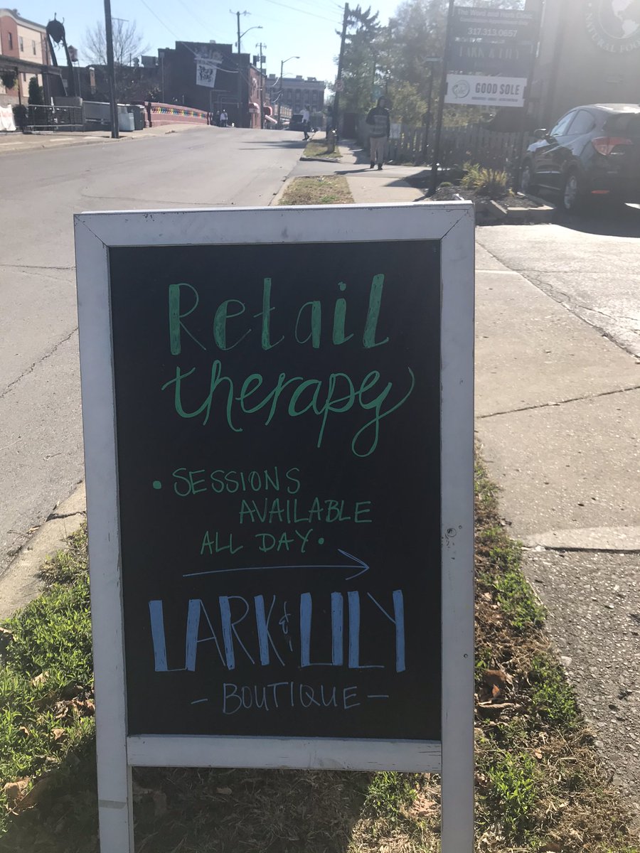 AmberRossIndy's tweet photo. Broad Ripple! You are looking so 🍁☀️🍁!  Chatting all things #buylocal w/ Lark &amp; Lilly and Danni Nicole! 😍 https://t.co/bxcKEwkMQK