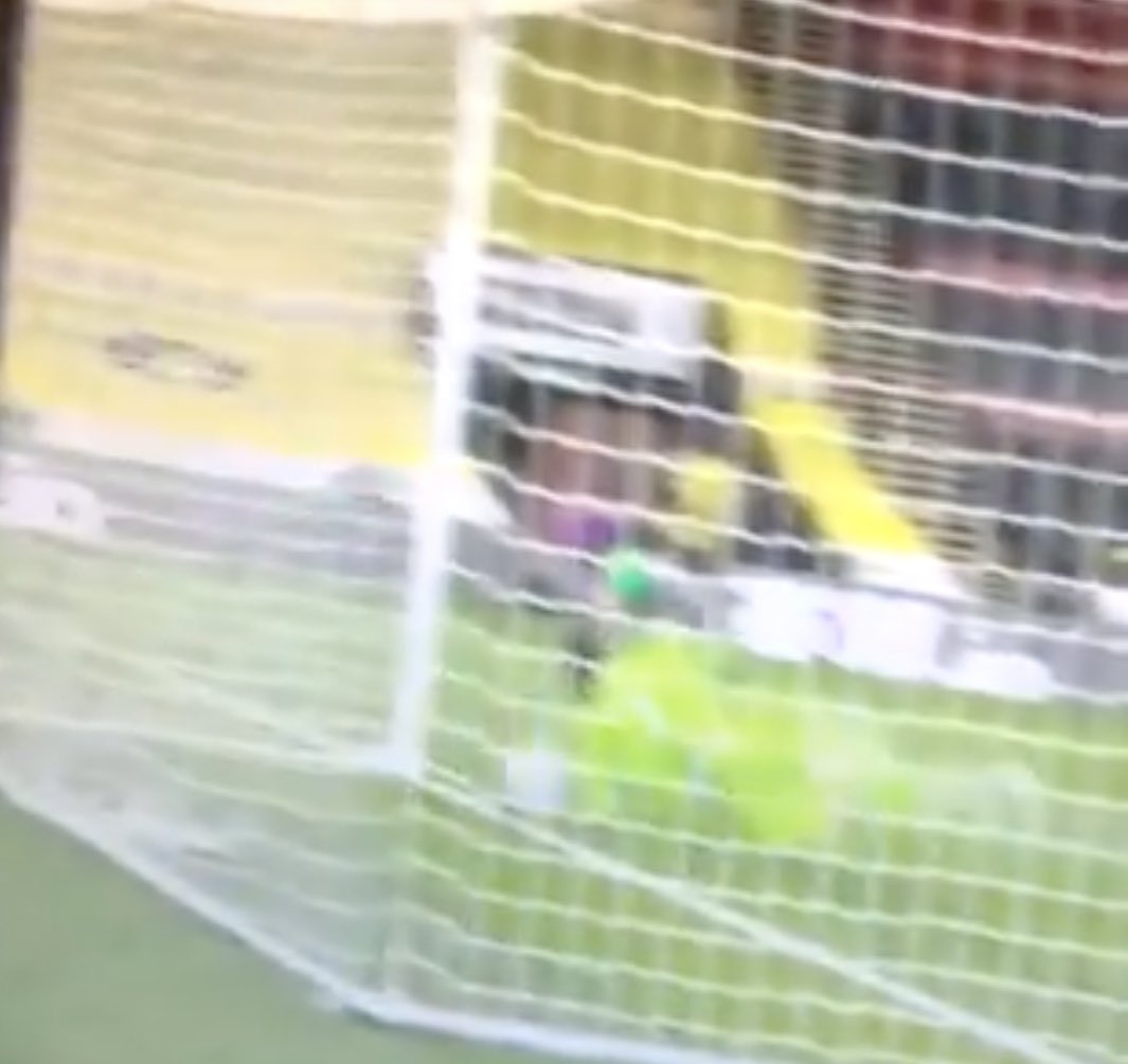 sellars2's tweet photo. Hmmmm 🤨 ....... oh well 🤣 #watfordfc https://t.co/qGsPr3k6iD