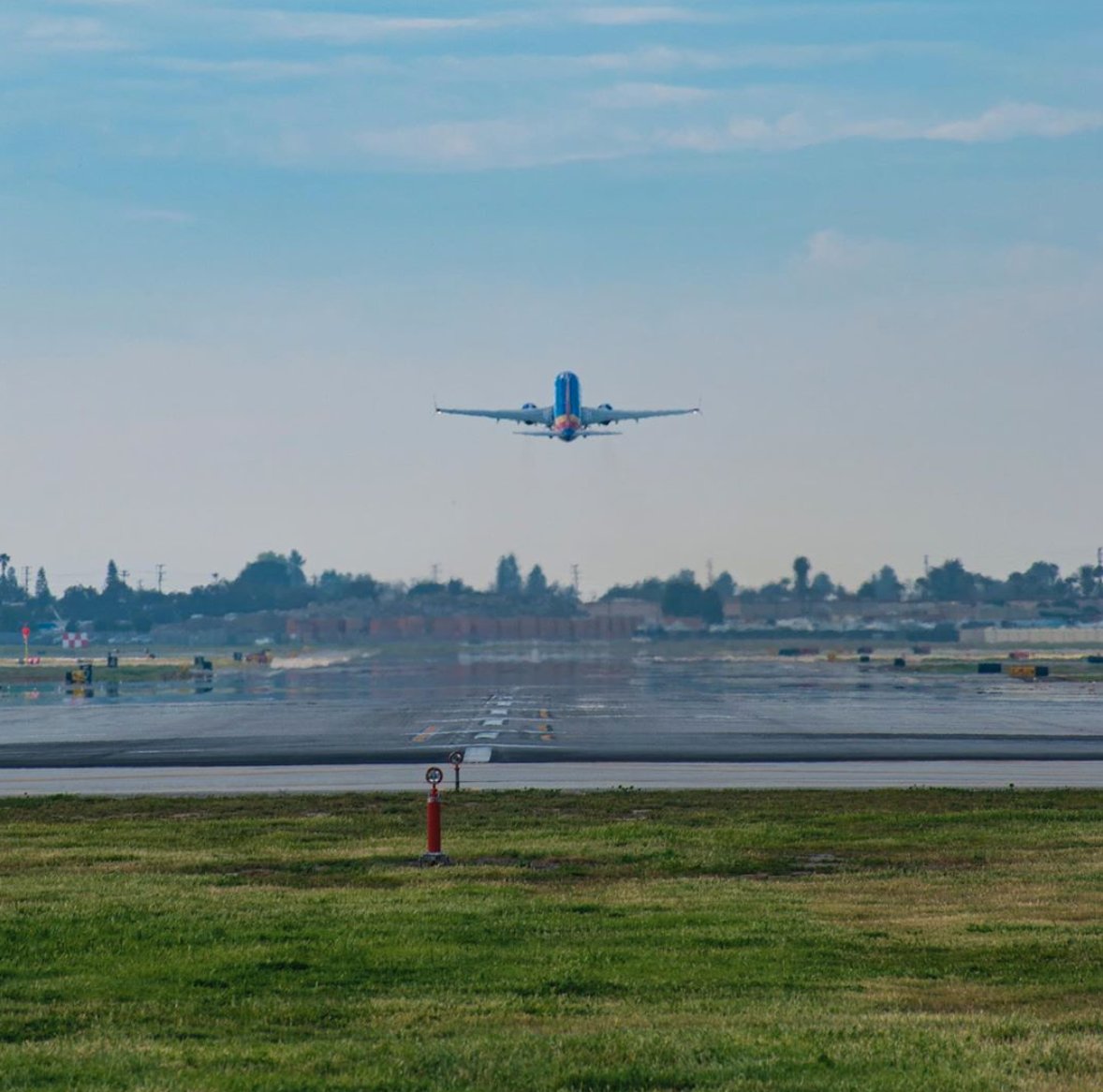 LGBAirport's tweet image. Today @SouthwestAir kicks off daily nonstop service to @AUStinAirport and re-starts two daily nonstops to @FlySJC. We're here when you're ready to fly again!✈️#FlyEasyAtLGB