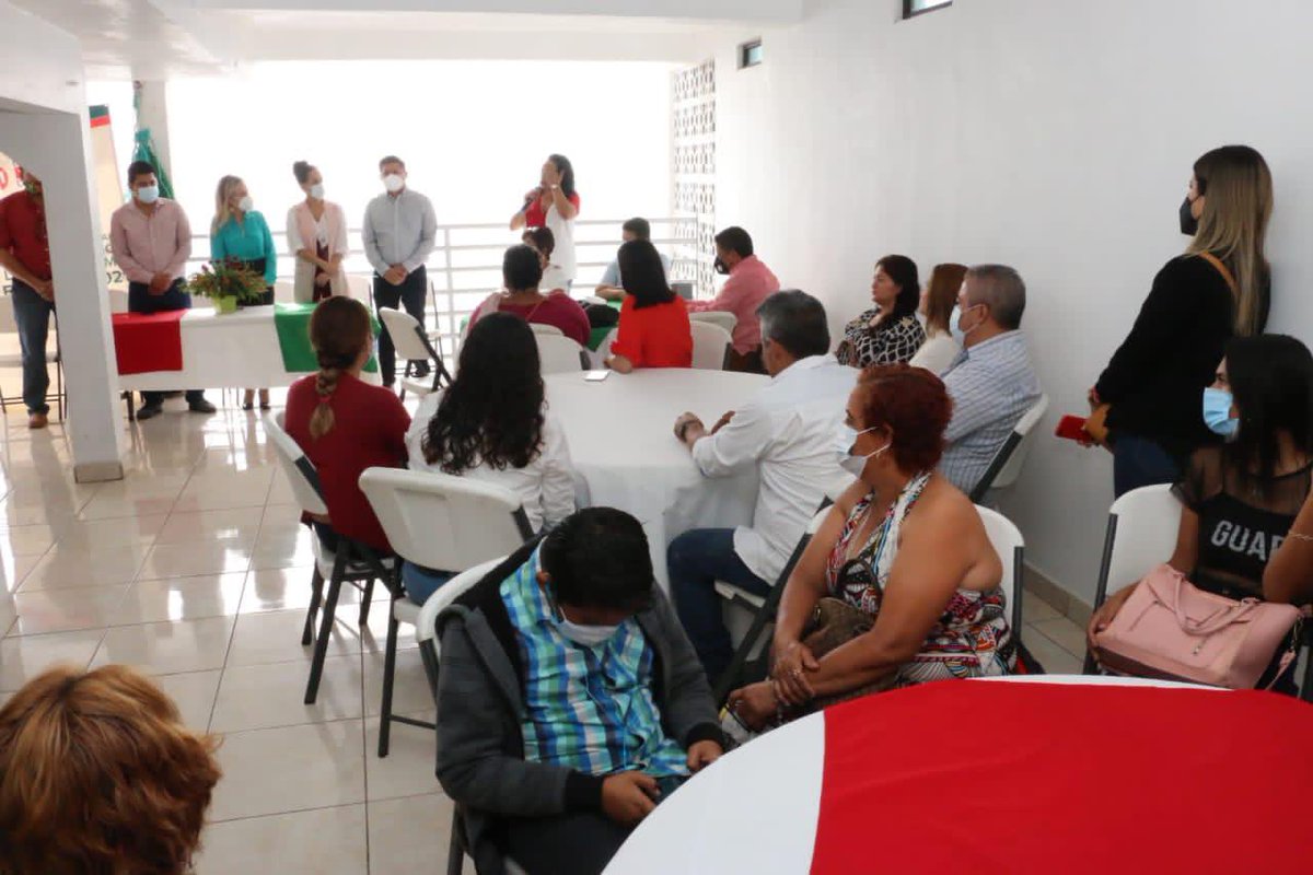 raulcotamu's tweet photo. Hoy estuvimos acompañando a la Dirigencia Municipal del #PRI así como al Sub-Comité de Topolobampo a un Foro de Participación Ciudadana, escuchamos las diferentes propuestas que los #topeños compartieron para la creación de la plataforma electoral 2021. 
#SomosPRI 
#PuroSinaloa https://t.co/DK4y01Nr8Y