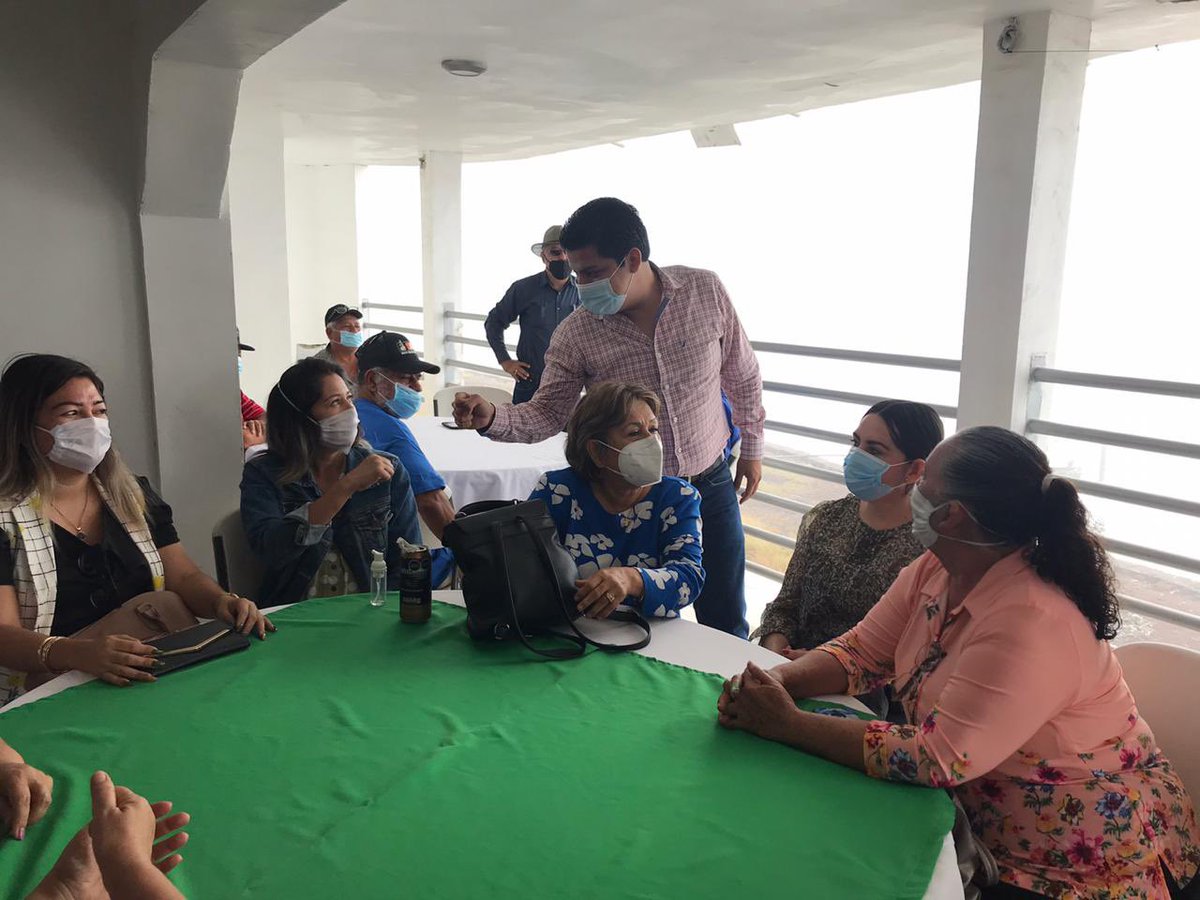 raulcotamu's tweet photo. Hoy estuvimos acompañando a la Dirigencia Municipal del #PRI así como al Sub-Comité de Topolobampo a un Foro de Participación Ciudadana, escuchamos las diferentes propuestas que los #topeños compartieron para la creación de la plataforma electoral 2021. 
#SomosPRI 
#PuroSinaloa https://t.co/DK4y01Nr8Y