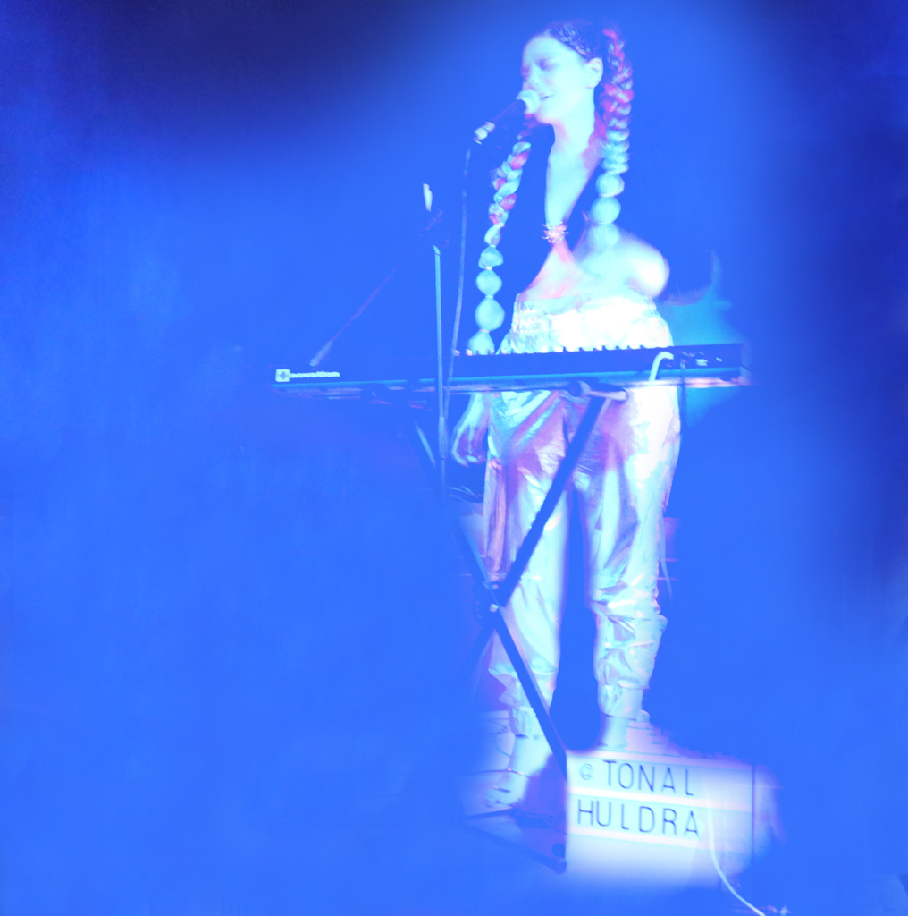 TonalHuldra's tweet photo. At midnight London is going into another lockdown. Keep reading on IG: @tonalhuldra

#lockdown #anxiety #mentalhealth #preparation #livemusic #livemusiclondon #altpop #healthylockdown #musicproject #emergingartist #creativeindustries #keepmakingmusic  #lovemusic #musicislife ⁠ https://t.co/2OrmPFsXXV