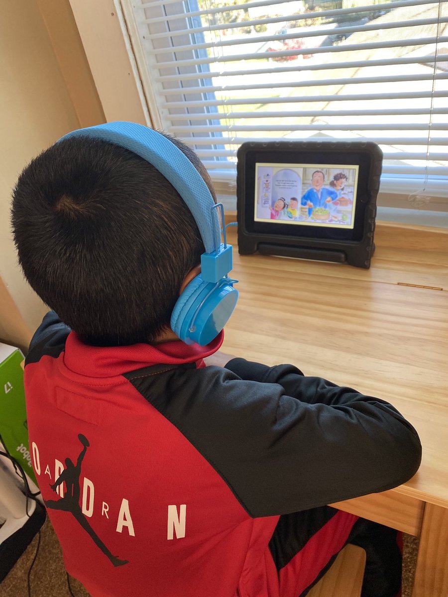 martelli_linda's tweet photo. LindaTheLibrarian says keep on reading at Park Ave School...Kindergarten student  reading “The Night Before Election Day,” by Natasha Wing and “Duck for President,” by Doreen Cronin @martelli_linda @Principal_MH @UrbanEducator81 @Gerald_Fitzhugh #GoodtoGreat #ParkStrong https://t.co/1sOUCpmhAt