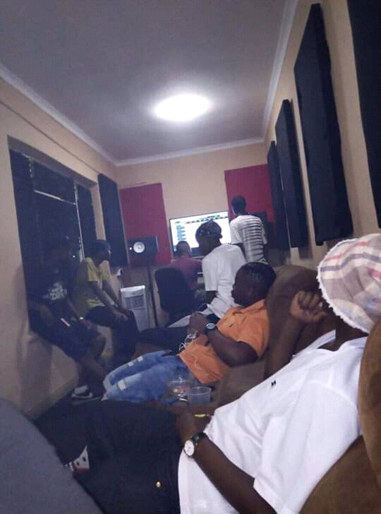 Kat0151's tweet photo. Studio sessions 🤭🤒🥵 https://t.co/DFGVpoq5Y5
