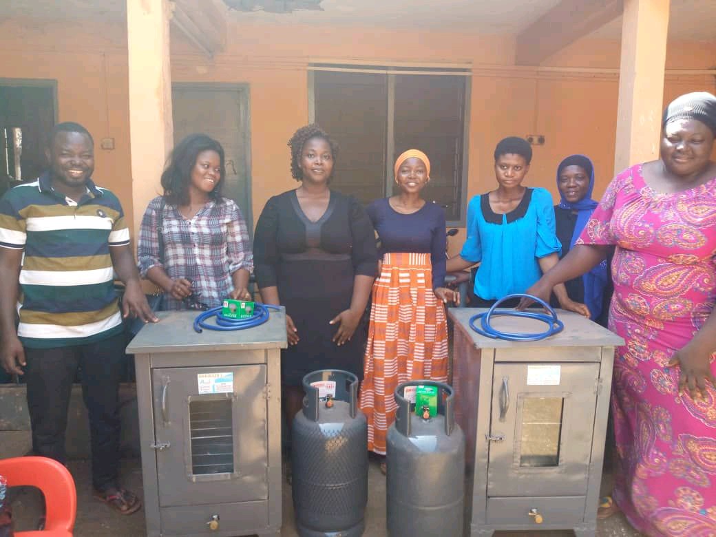 llysa200's tweet photo. In partnership with @MastercardFdn under the #YoungAfricaWorks strategy in Ghana, we're able to support young women set up businesses. Start up support coupled with guidance from @Camfed's Business Guides are setting young women on their success tracks. #womenleadingforjobsingh https://t.co/vWbbOwSpCU