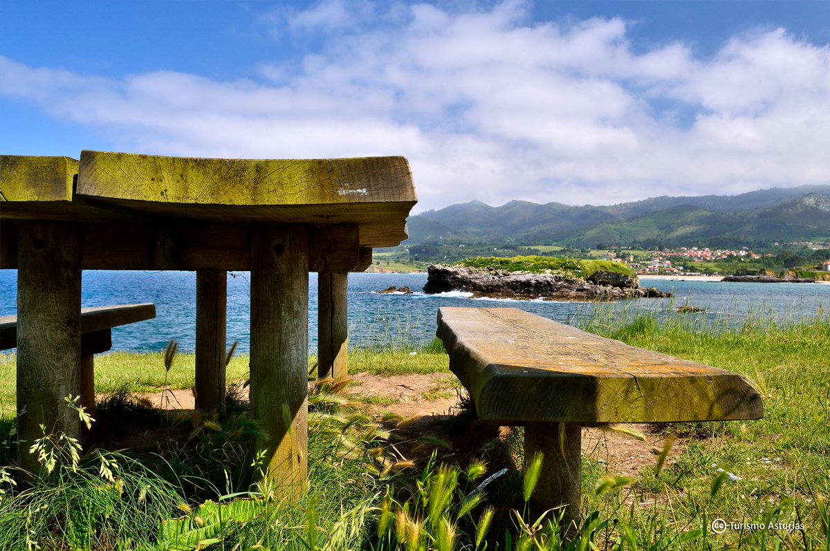 TurismoAsturias's tweet photo. Si sólo os dejasen elegir uno ¿a cuál de estos bancos os teletransportaríais?  ¿mar o montaña?
1. Bermiego (Quirós)
2. Mirador del Sablón (Cudillero)
3. Jou de los Cabrones - P. N. Picos de Europa
4. La Isla (Colunga) https://t.co/eRGkrpHKAc