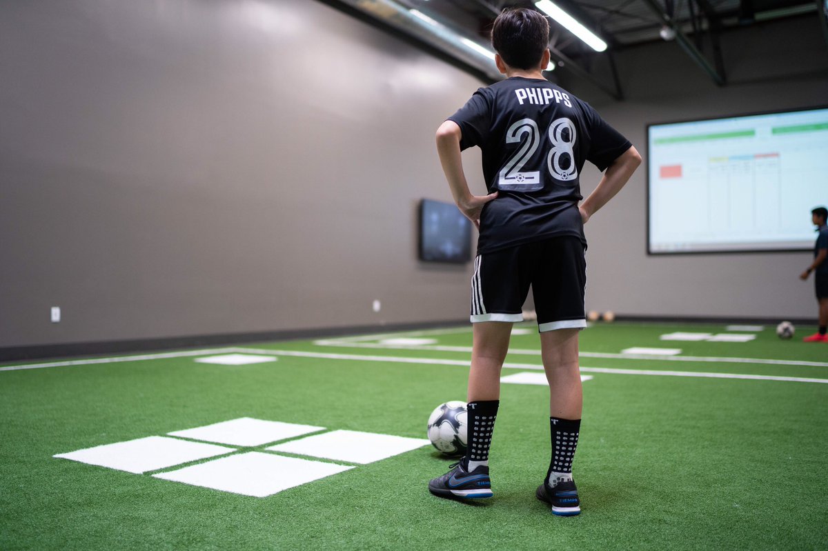 copastc's tweet photo. Develop your cognitive and agility skills with and without the ball at your feet.
•
Double Speed Court ⚡️
•
•
#copastc #copatrain #doublespeedcourt #soccertraining https://t.co/V3RFLCq3qS