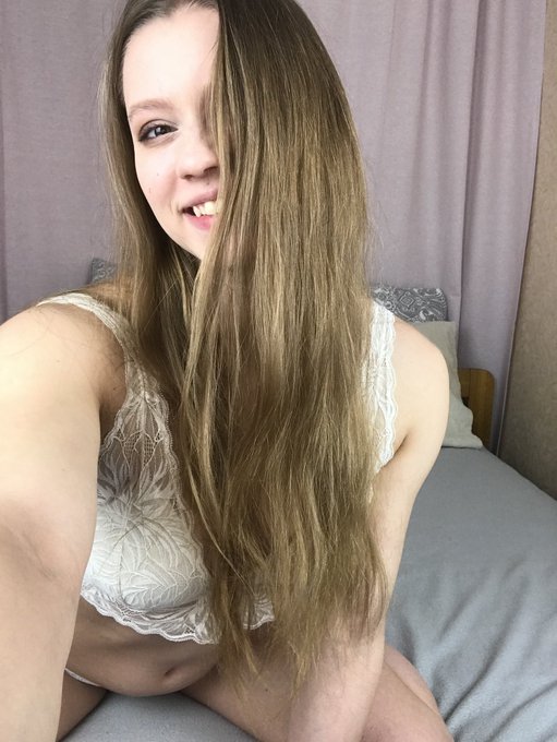 I&rsquo;m online! Links ⬆️ https://t.co/GGeYWBArUJ<a href="/tag/snapchat"class="tags"><span>#snapchat</span></a><a href="/tag/teen"class="tags"><span>#teen</span></a><a href="/tag/gymnast"class="tags"><span>#gymnast</span></a><a href="/tag/webcam"class="tags"><span>#webcam</span></a><a href="/tag/orgasm"class="tags"><span>#orgasm</span></a><a href="/tag/flexible"class="tags"><span>#flexible</span></a>