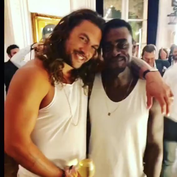 comicsxkyle's tweet photo. seu jorge no casamento da zoë kravitz https://t.co/bsrd1NJQat