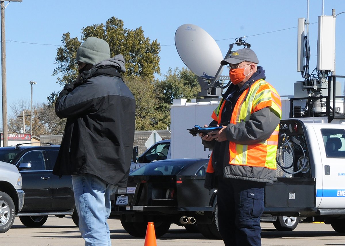 KansasIPP's tweet photo. @KDOTAviation completed a field exercise last week in Rossville, Kan. to demonstrate the capabilities of drones use for infrastructure inspections and disaster response, part of the @FAANews' recently announced BEYOND program for UAS integration. https://t.co/1MSJuaPVEc https://t.co/mGpojcuOcA