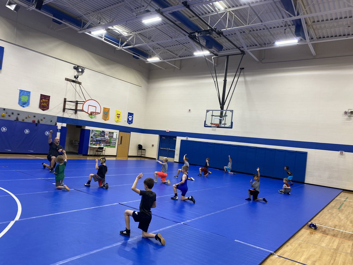 KulaCoach's tweet photo. BWC doing a nice job on the first time back on the mat. #bluejaywrestling #bluejaystrong https://t.co/1GENol2fxN
