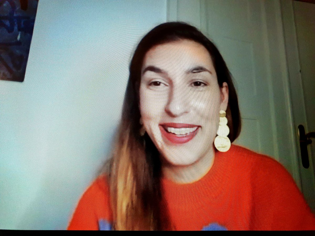 Welch schönes Lächeln,liebe <a href="/TijenOnaran/">Tijen Onaran</a> ;).1000 Dank für die persönliche Powersession zu Deinem Thema: [online] #PersonalBranding + #Netzwerken. Mein Wunsch: Dein Statement:"Nicht die Top Reichweite sondern der zielgruppenorientierte Inhalt zählt" wird zum Social Media Gebot