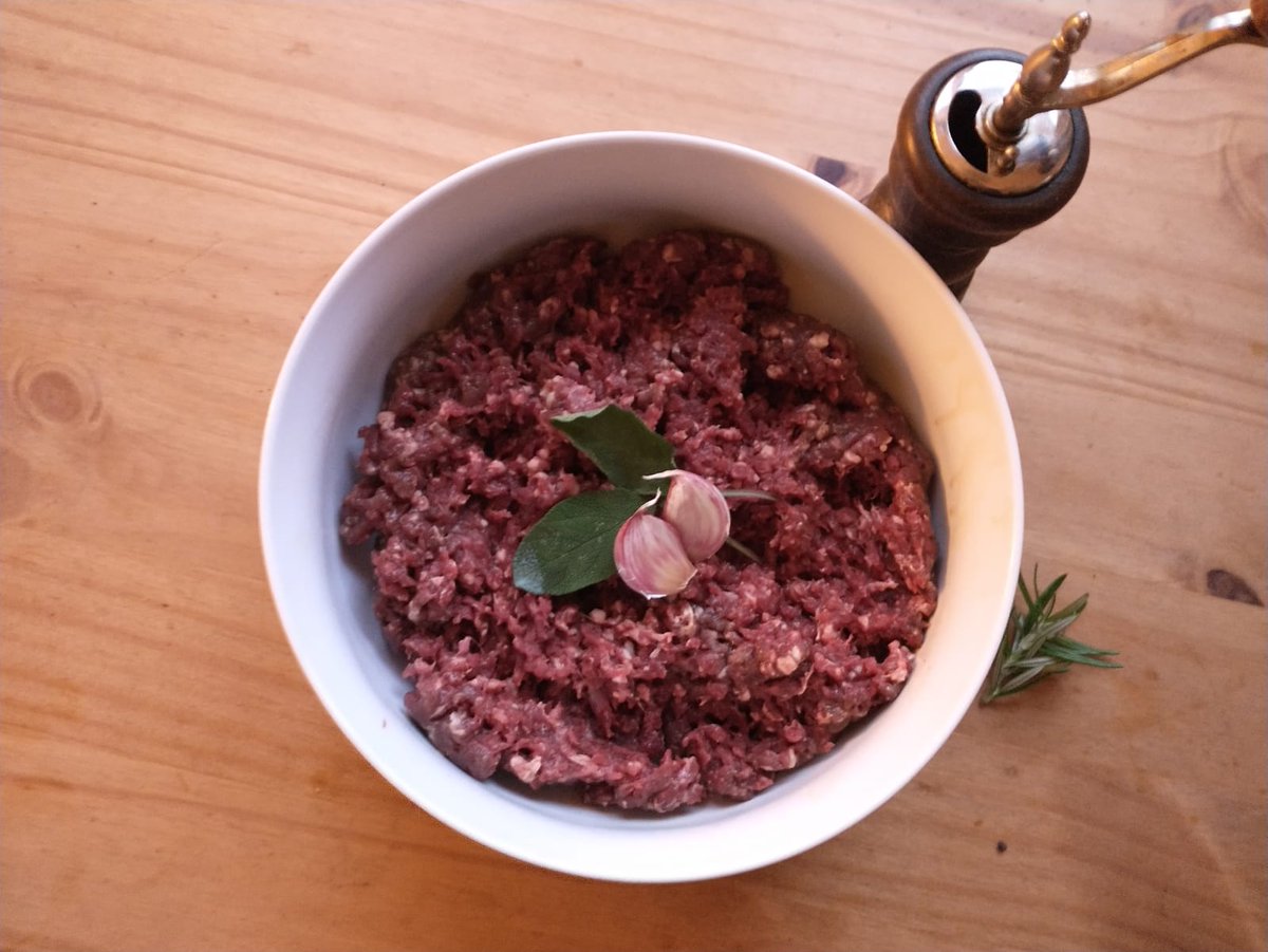 Venison Mince, lovely in Lasagne or make them in to meatballs with lots of Italian Herbs, Onion, Garlic and some Diced Apricots 😋😋😋😋