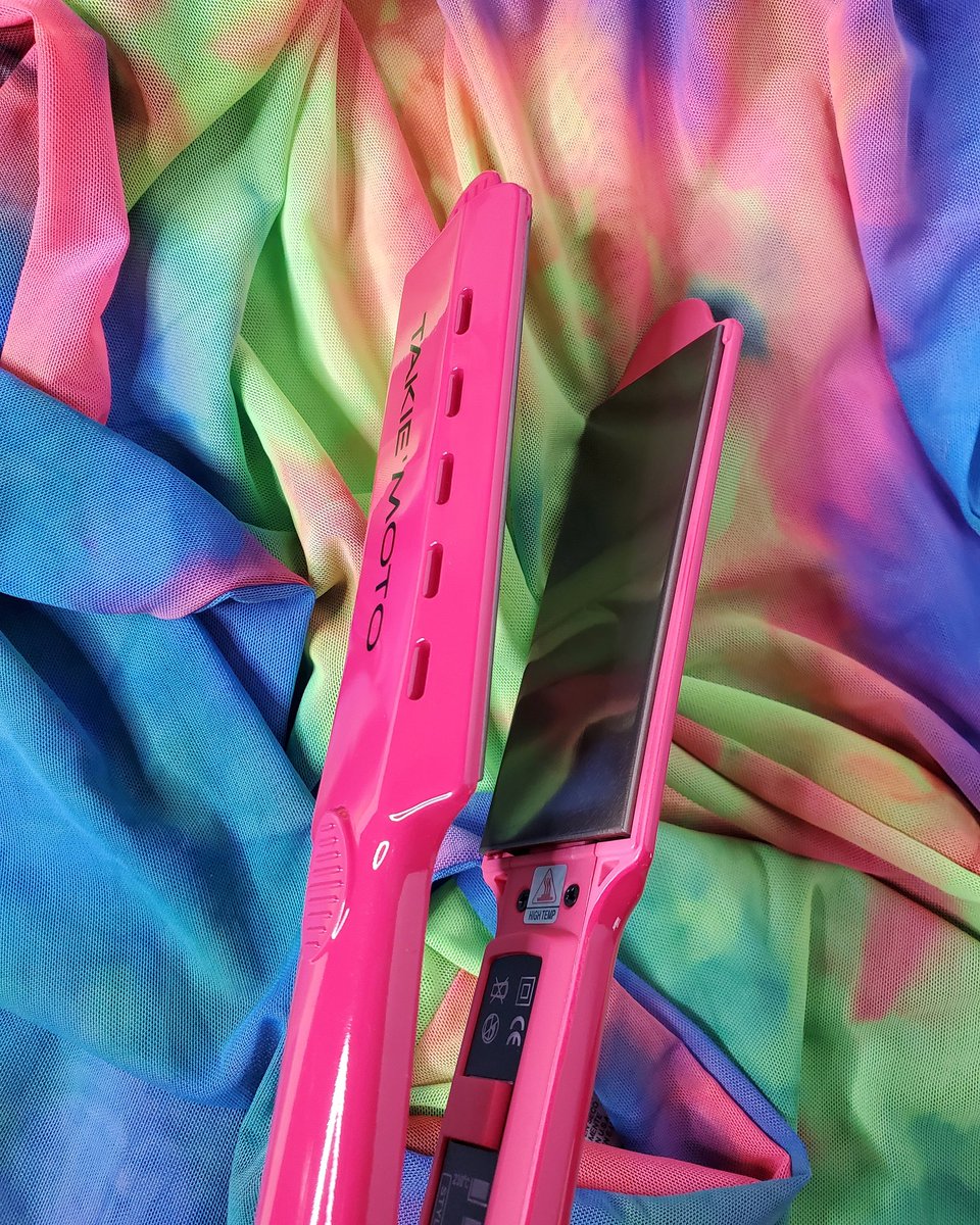 TAKIEMOTO's tweet photo. Ionic Pro 480 Flat Iron. Shiny, smooth hair. 🦄⚡
#hair #hairstyle #flatiron #stylingtools #silkpress #newhair #takiemoto #Pink #hairchallenge #beauty #style #HairTwitter #curlingiron #naturalhair #allhairtypes #hairoftheday #haircare #dopehair #hairgoals #hairgasm #newlook https://t.co/z0Ijad7HNr