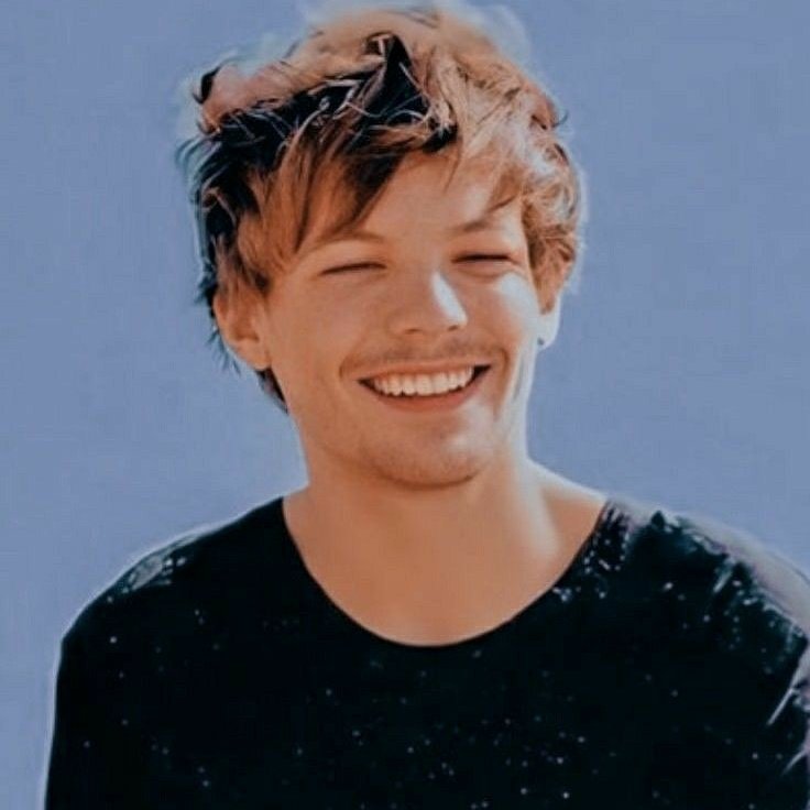 HpZhra's tweet photo. Wtf are you doing with him :)? Just stop.
#supportlouis #loveyoulouis #LouisTomlinson https://t.co/2MbaUQLear