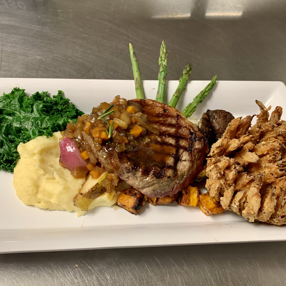 EatingatHofstra's tweet photo. STEAK NIGHT IS TONIGHT!
5:30 pm - 8:30 pm in the Student Center Cafe! https://t.co/isQRPzhFwW