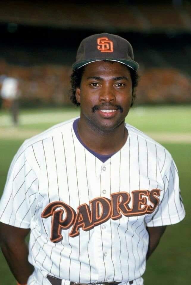 LeBatardShow's tweet photo. Who in your opinion is the best professional hitter of all time? -🃏 https://t.co/c4E1oWpXQd
