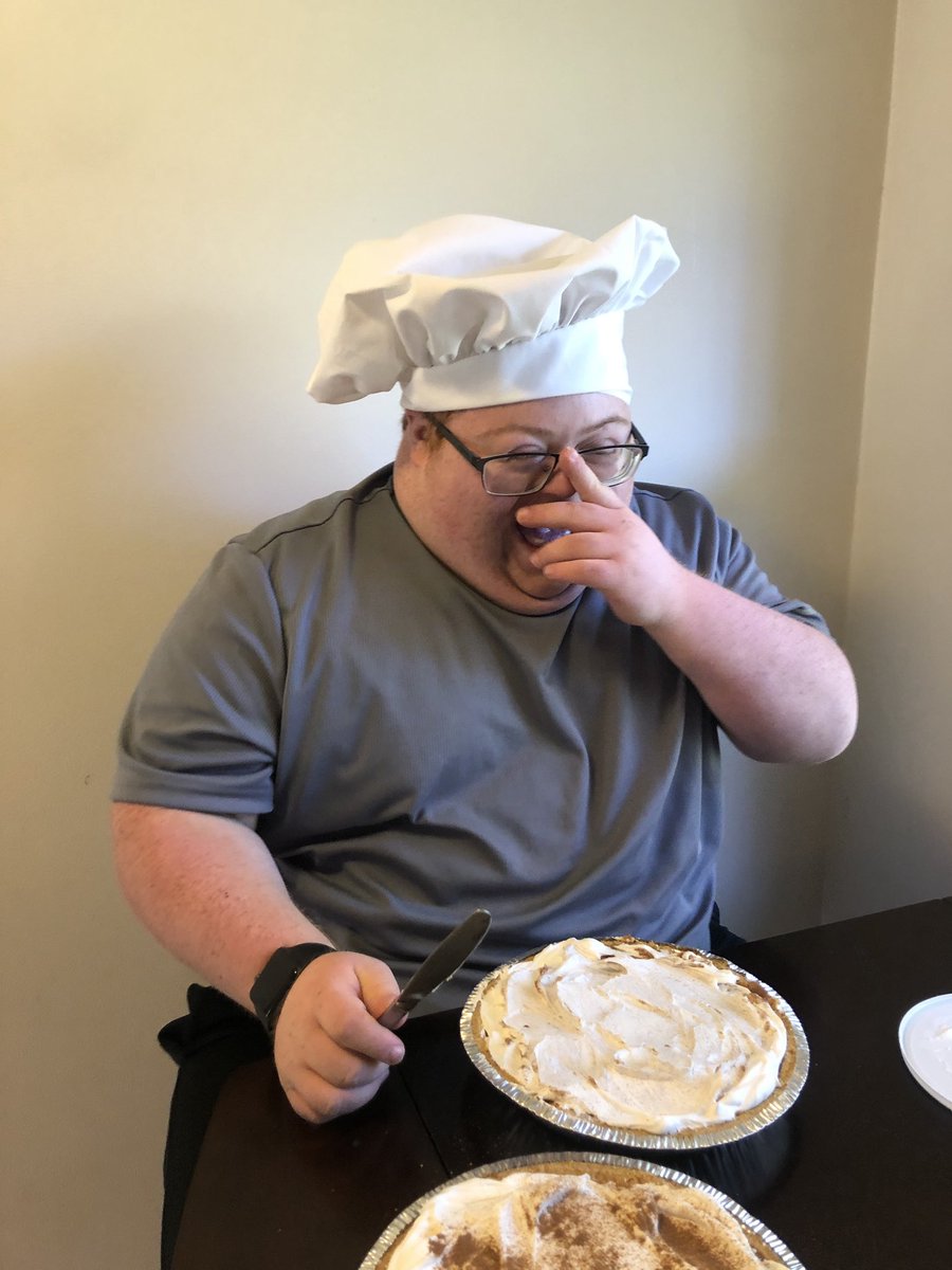 Bumblebra's tweet photo. Stressed about the election? Here’s my brother making pumpkin pie in his cooking class today. https://t.co/IrQeb3Vhtr