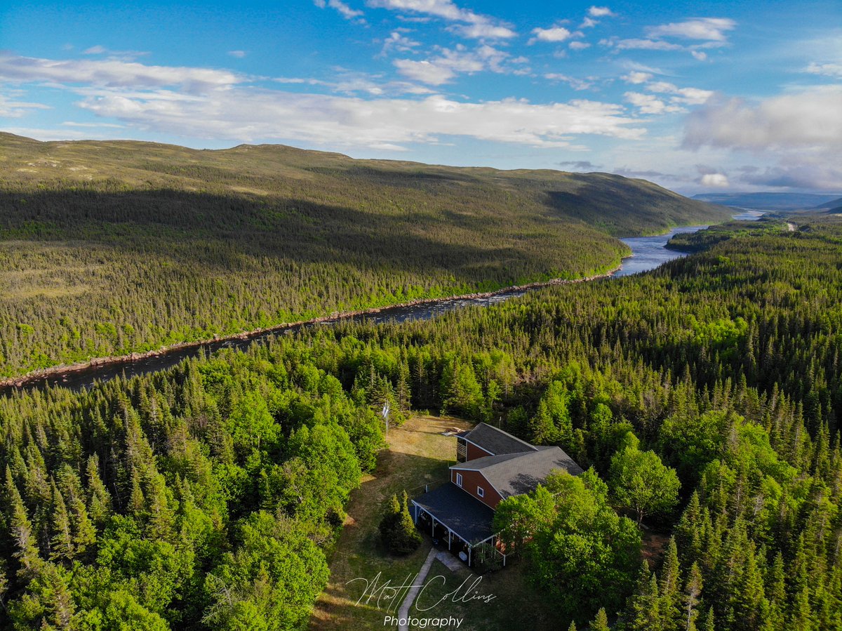biglandlodge's tweet photo. Shot of our lodge, with one of Canada's best salmon rivers, the Pinware River, right behind us! Photo by: @matt_collins31 https://t.co/dNOx2ViJKR