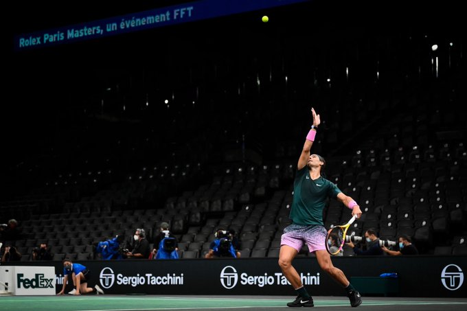 HardRacquet's tweet photo. ¡@RafaelNadal gana por milésima vez!

El español vence a Feliciano López 4-6 7-6 6-4 y avanza a tercera ronda consiguiendo su victoria no. 1️⃣0️⃣0️⃣0️⃣ a nivel profesional.

@RolexPMasters | #ATP #Tennis #VamosRafa https://t.co/UCNmNOHLCq