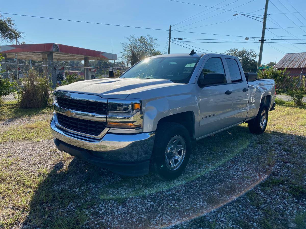 GTLeasing's tweet photo. Year : 2017 
Make : CHEVY
Model : SILVERADO PICKUP
Options : AT AC V6 PW PDL 
Miles : 97k mi
$17,550 + tax tag
Call 904-398-5000 
https://t.co/e0EM5Z27aQ 
#Jacksonville #Florida #GTLeasing #TruckLeasing #chevysilverado #FleetLeasing #CommercialLeasing #PorfessionalLeasing https://t.co/mI58eUFAvC