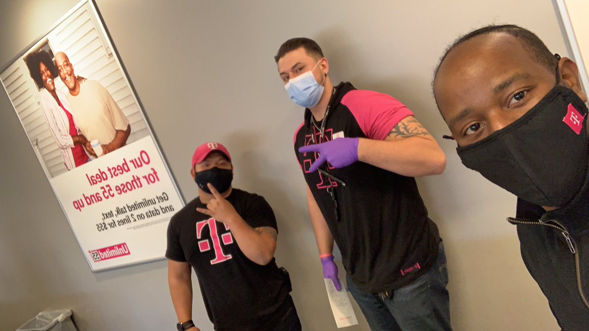 bayiha_kev's tweet photo. Starting the month strong using their resources and utilizing his RDM to close a 5liner @Arhalster @SteveLessor @msmith271 #TFB #Microsoft365OnUs #NovemberForus #TmobileForBusines https://t.co/IPPGAkieTc