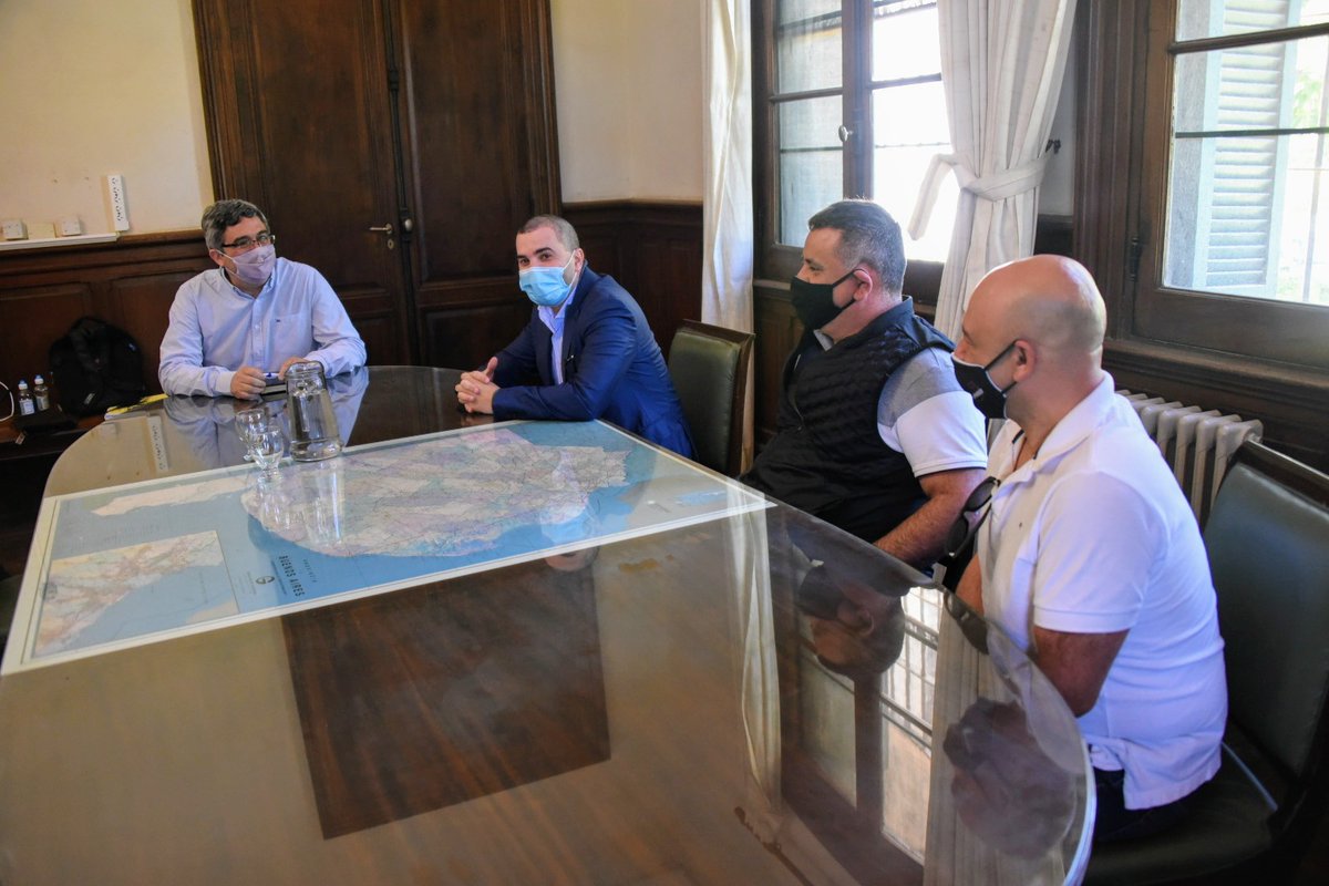 AgrarioPBA's tweet photo. #PPI l Nos reunimos con el intendente de @CastelliCiudad, @EcharrenF y representantes del Frigorífico #Superbeef, avanzamos en los lineamientos para la exportación de carne desde el municipio.
La articulación público-privada eje en el desarrollo local y regional. @JavoRodriguezL https://t.co/uEiRQZarNC