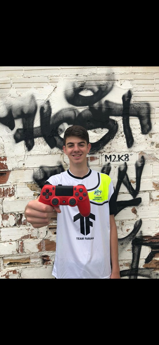 teamfarina's tweet photo. Mañana recompensas de oro 3 en nuestro canal de twitch.
De nuestro mejor jugador @Pabloke__ que está semana se hizo 16-4 sin poder terminar el Fut Champions.
I tenemos buenas noticias de este jugador, que renueva un año más con nosotros.
Surte en el próximo Fut Champions https://t.co/qfLzkHBlZS