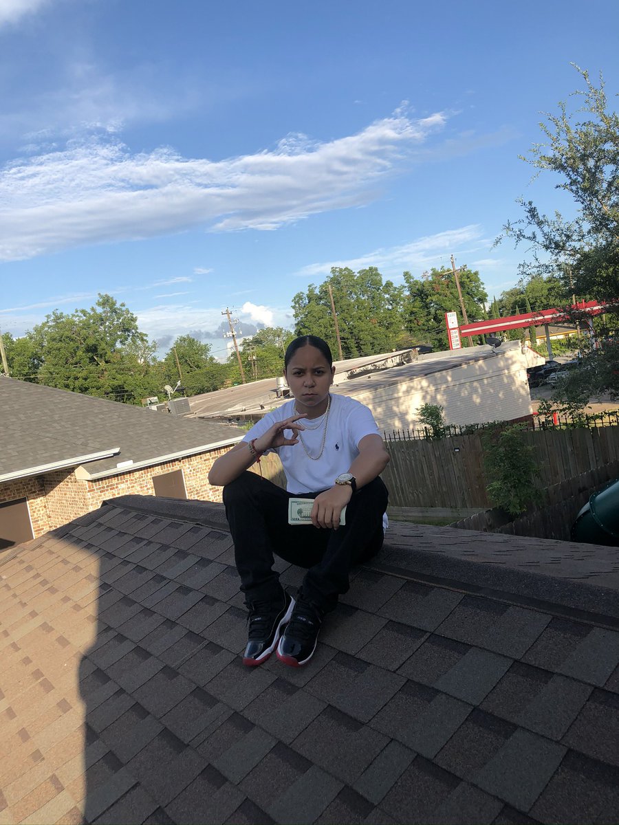 5thwardChiqis's tweet photo. 5thWardBaby 🖤💰 https://t.co/Dx5PcyIURJ