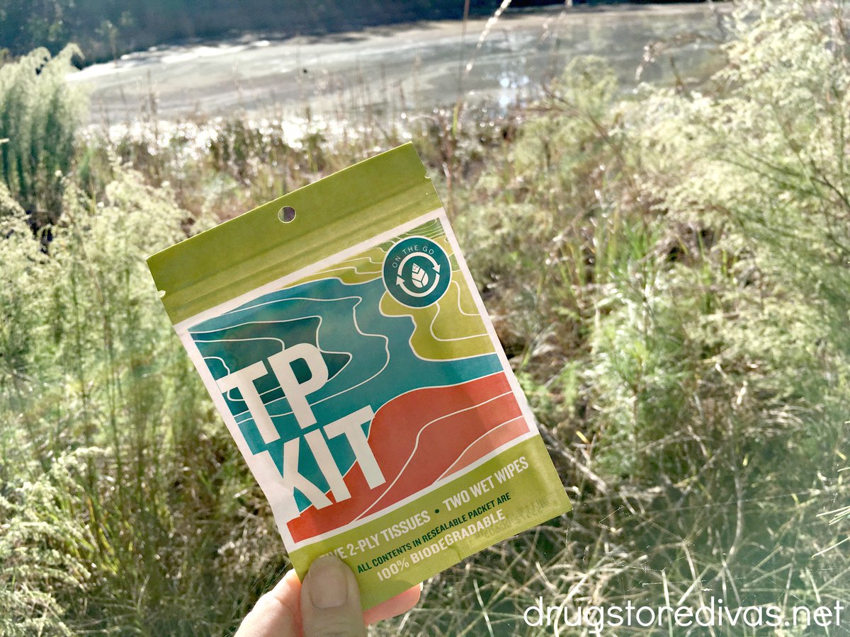 drugstoredivas's tweet photo. #ad We recently got a chance to check out @TPKits (here: https://t.co/NT2r8cASPD).

Part of our review: "Let's say you're hiking, and, while you're in nature ... nature calls. What are you gonna do?"

Full review: https://t.co/KfwgDjeI3O

#SaveTheLeaves https://t.co/RB0JGsfIy5