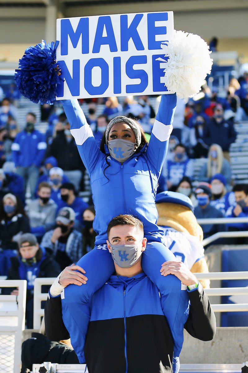 KentuckyCheer's tweet photo. Go Big Blue! 😼💙 #WildcatWednesday #WeAreUK #BBN https://t.co/144xqMUq1a
