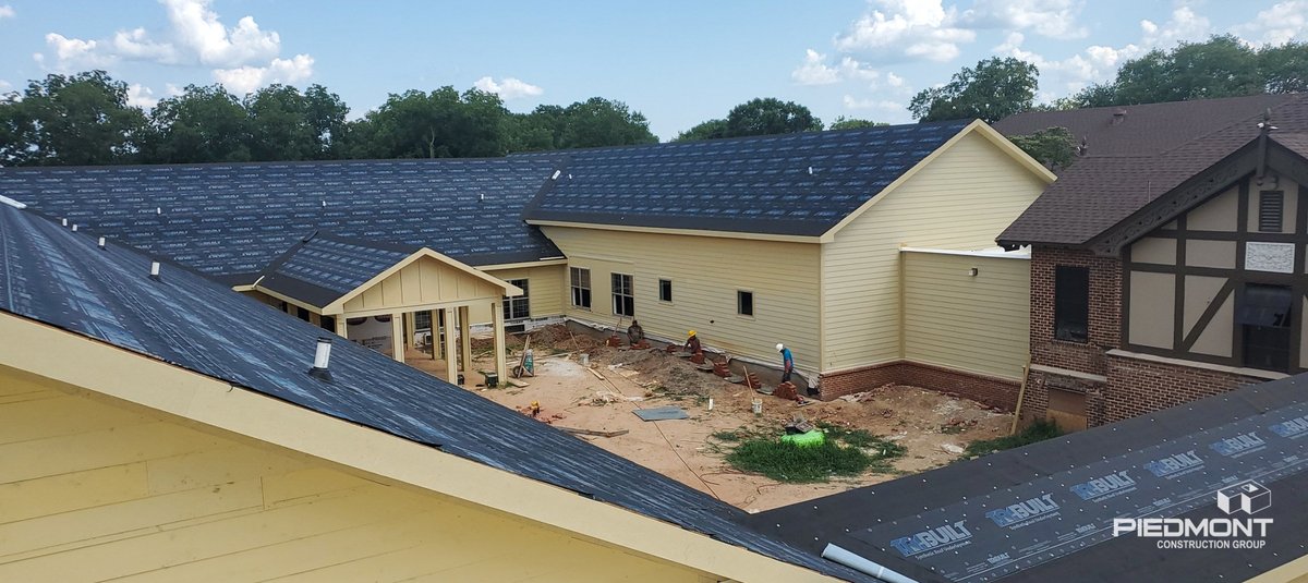 Piedmont107's tweet photo. #PiedmontConstruction is moving right along at the new Alexander IV Senior Living facility in #Macon. The addition of a third wing will accommodate more beds. #ProjectUpdate #FadingFive https://t.co/erRrjWqhAq