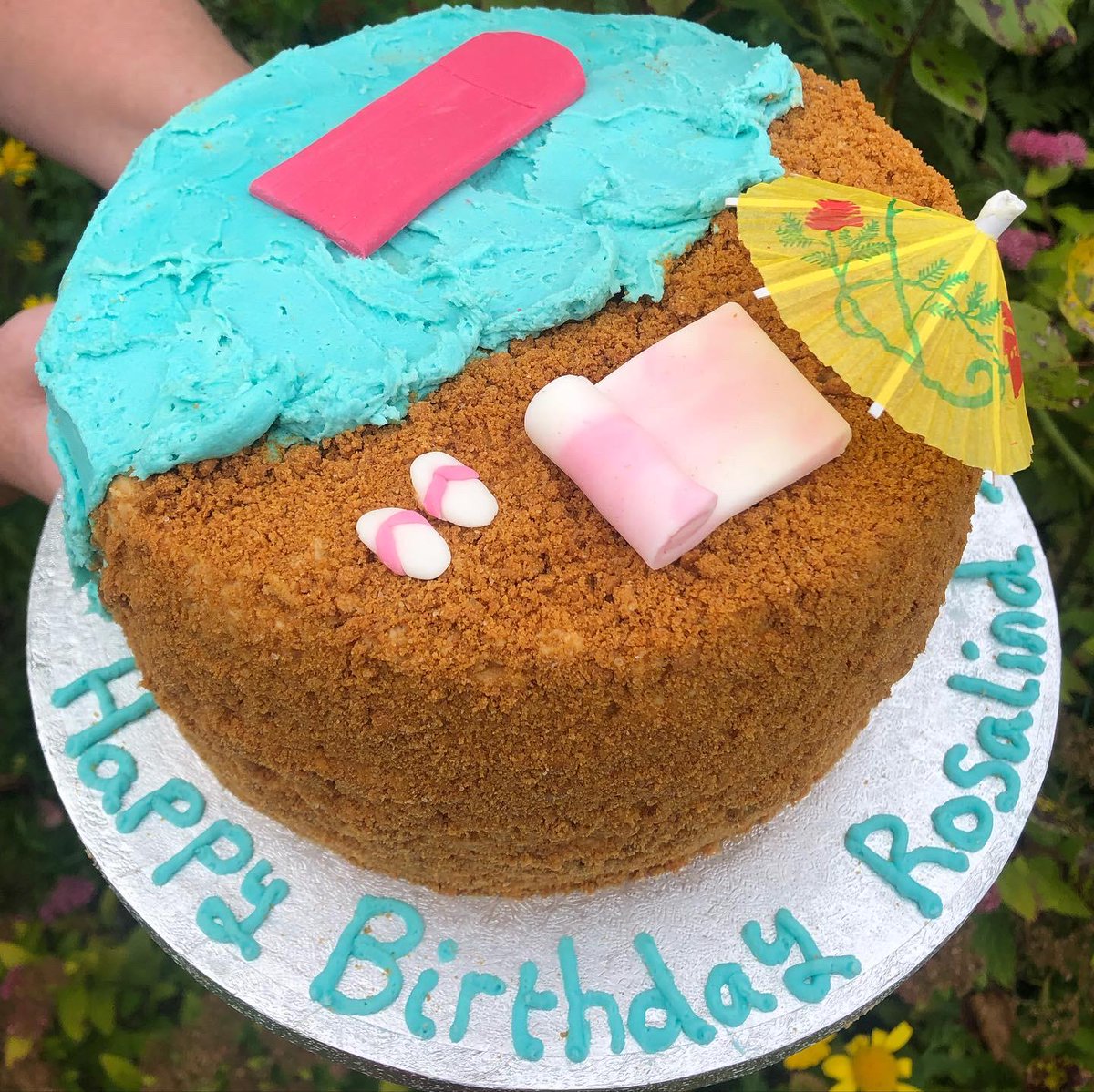 RateOurGrub's tweet photo. #bestfriendappreciationpost 💯
Ok so our #baking isn’t up to much 🤷🏼♀️ but who cares when you have a best friend who can make these creations Anne Carlin 🍰
DM us for her exclusive rate card 😉😜 #bakingmood
We rate 1075793/10 😍 https://t.co/FYGKlxQLw8