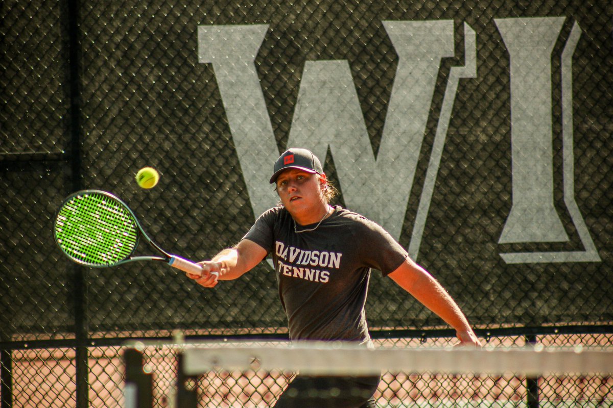 Davidsontennis's tweet photo. Courtside seats 🪟💺👀 https://t.co/rdSrzhPNqz