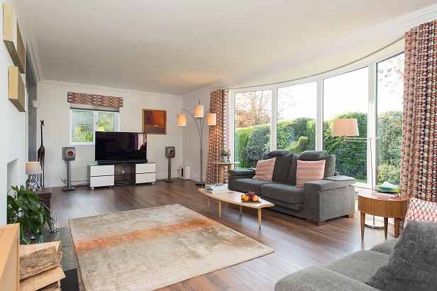 Blenkinandco's tweet photo. SAND HUTTON near York is a thriving village with exceptional housing stock and plenty of house buyers lining up. High Field has an enviable location on a private drive with views across Ryedale countryside - Excess £750k. https://t.co/YYs9PJntXS #SandHutton #York @propertywords https://t.co/bskaQaDF5N