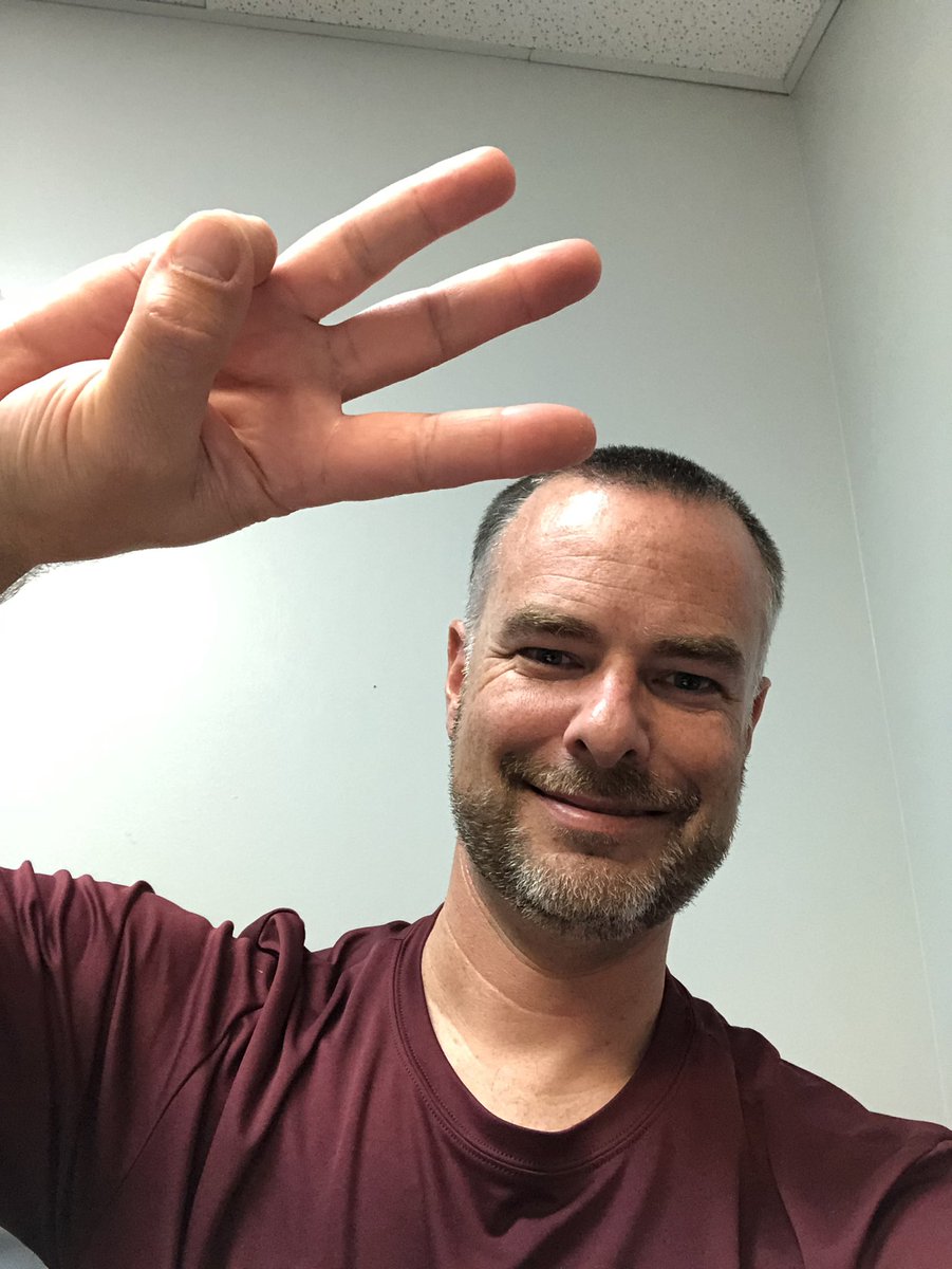 ENGSportsCEO's tweet photo. I need some help? When you think of me..what 3 things make you think of me? https://t.co/xxD5TPPhaJ