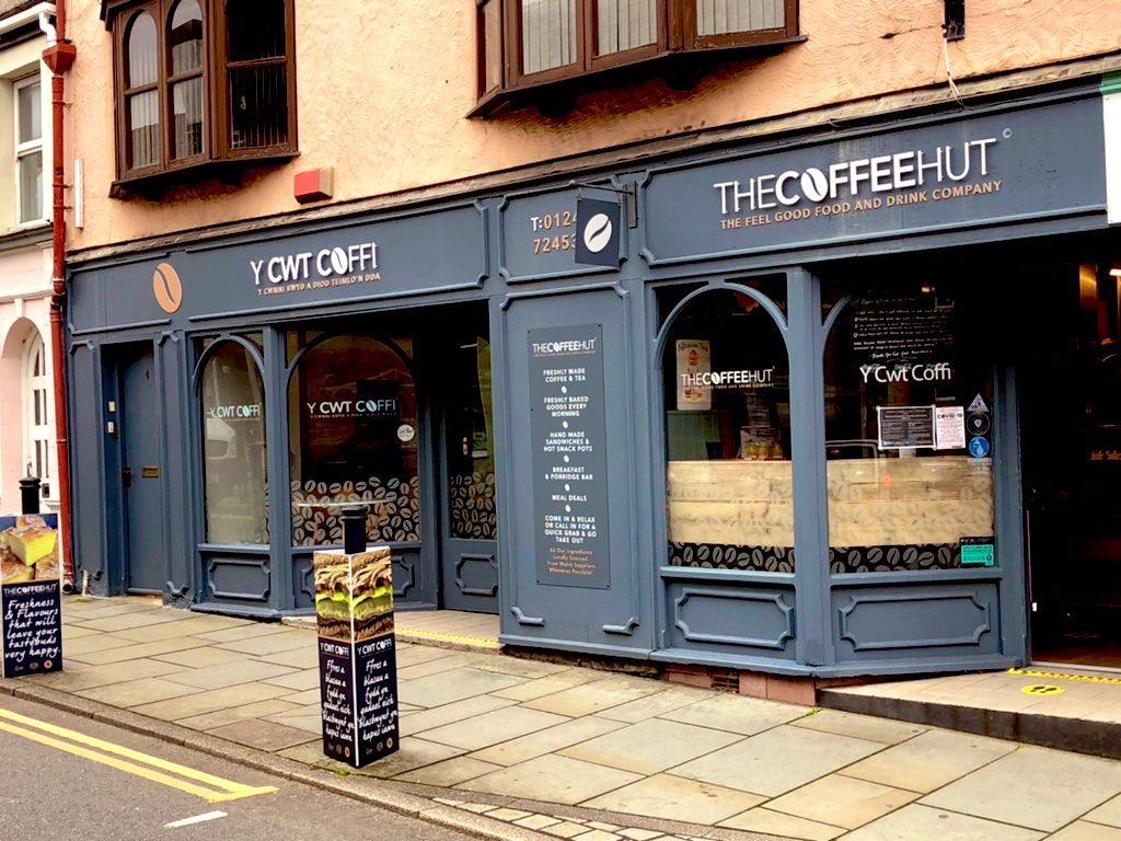mertynabbot's tweet photo. Thursday At The #CoffeeHut #CwtCoffi #Llangefni If you’re in town for your veggies from @TatwsTrading Why not treat yourself to a Great cup of Coffee ☕️ &amp; a #Homemade cake or freshly made sandwich or a tasty hot snack? #PayitforwardMon https://t.co/E903crkALq