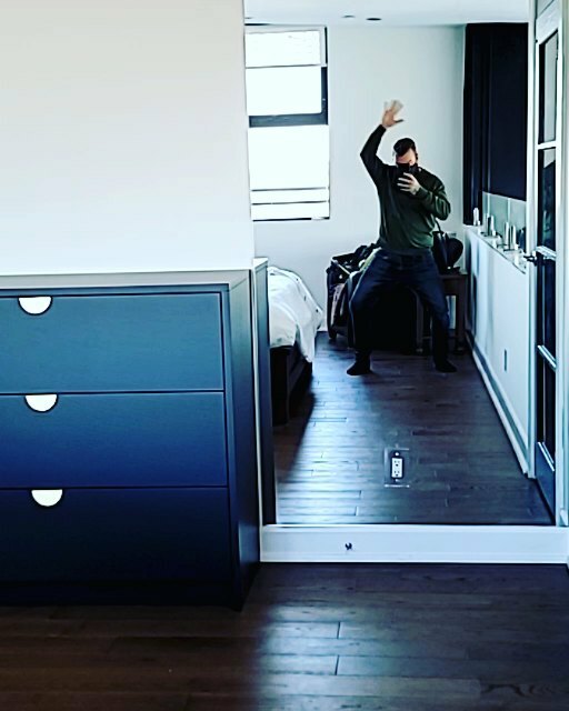 tebInteriors's tweet image. New oversized mirror install from @adanacglass and custom built-in sneek peek from @burlykitchenco
.
YAAAAAS, QUEEN!!
.
.
#custommirror #injectsomeedge #homegasm #interiordesign #design #homedecor #customhomedecor #home #colour #homesweethome #homedesign… instagr.am/p/CHLrbsvpGtB/