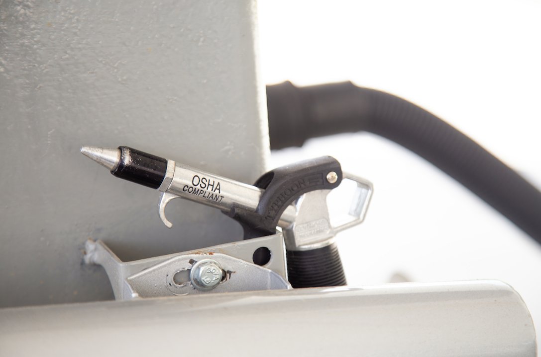 goshinems's tweet photo. Stop by our Ridgeland location and try out our air guns after your wash! These handy tools are perfect for removing dust and debris from interior and exterior nooks and crannies. #GoShine #GoShineExpress #RidgelandMS https://t.co/klC2nsulGE