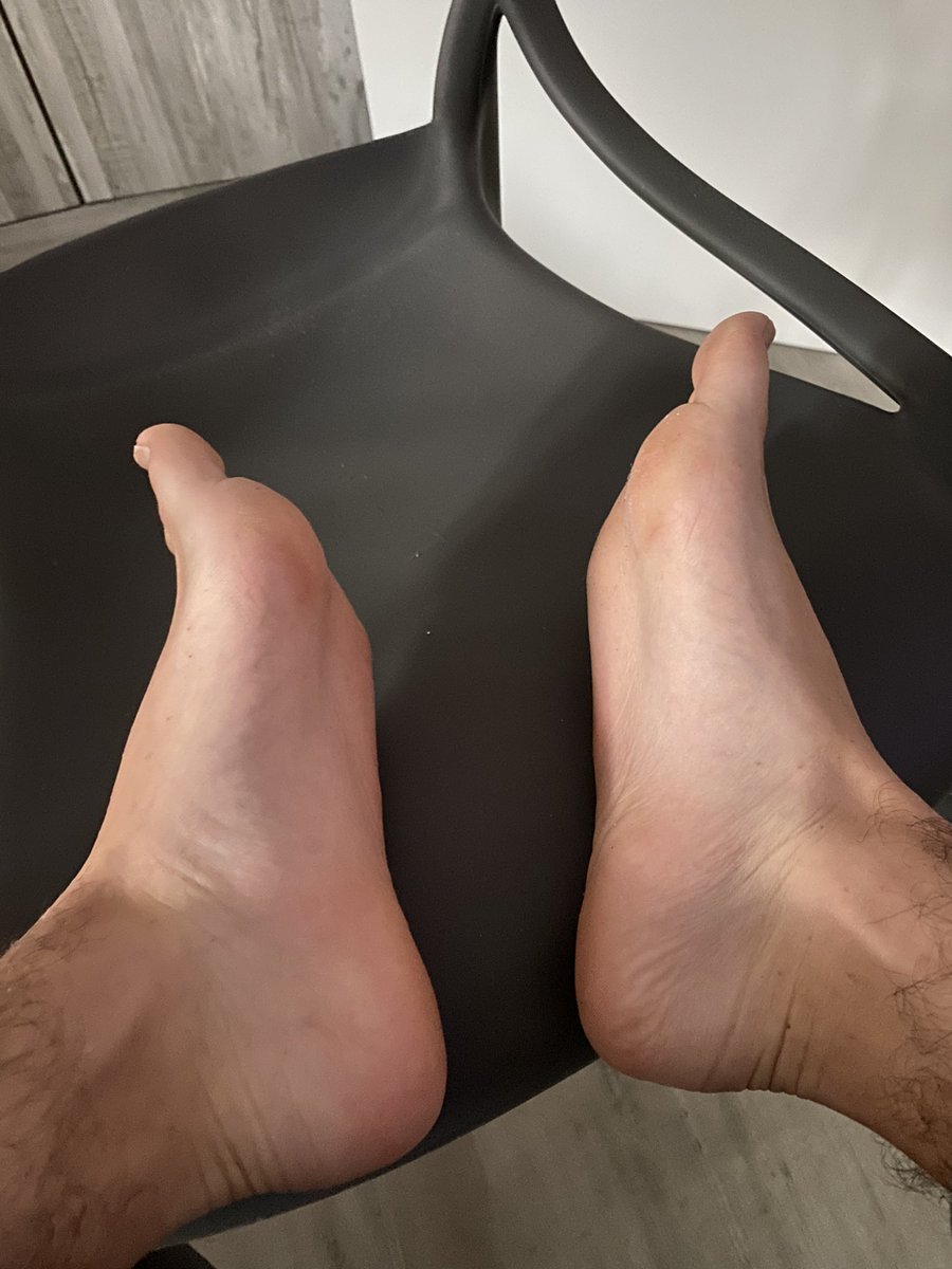 FSeller18's tweet photo. Want more content?? I have my dms open 🥰🥰 
#feet #feetbuyers #feetfetish #feetsellers #feetseller #feetporn https://t.co/tOfOx2hAdT
