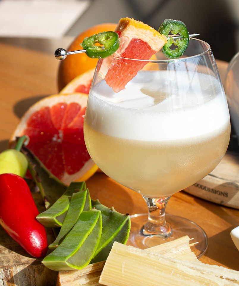 grapparoc's tweet photo. A warmer evening in the forecast 🌤😍 Stop by and get yourself a refreshing cocktail! 🥂

𝗖𝗜𝗧𝗥𝗨𝗦, 𝗦𝗠𝗢𝗞𝗘 &amp; 𝗦𝗣𝗜𝗖𝗘:
𝘴𝘰𝘭𝘵𝘢𝘥𝘰 𝘱𝘪𝘤𝘢𝘯𝘵𝘦 𝘵𝘦𝘲𝘶𝘪𝘭𝘢, 𝘨𝘳𝘢𝘱𝘦𝘧𝘳𝘶𝘪𝘵 𝘭𝘪𝘲𝘶𝘦𝘳, 𝘢𝘨𝘢𝘷𝘦, 𝘫𝘢𝘭𝘢𝘱𝘦𝘯𝘰, 𝘧𝘪𝘻𝘻, 𝘨𝘳𝘢𝘱𝘦𝘧𝘳𝘶𝘪𝘵 𝘴𝘰𝘥𝘢 https://t.co/J5MICC6ozZ