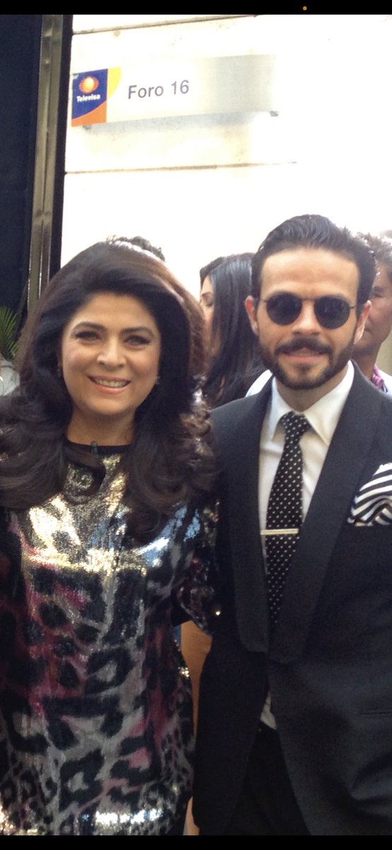 victoriaruffo31's tweet photo. HB2U ⁦@JosemariaTorreH⁩  🥂🍾🎊🎉🍰💋🎈🎈🙏❤️ https://t.co/UB20VcIzlZ