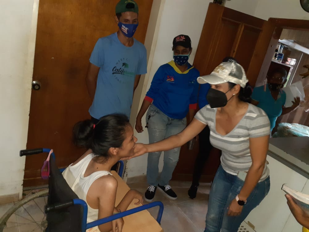 MariaVallenil15's tweet photo. Vamos a recuperar la Asamblea Nacional y a ponerla a disposición del Pueblo..Somos los Diputad@s Patriotas que rescatemos junto al Presidente @NicolasMaduro la Dignidad y La Paz @CCDarioVivasMon @_LaAvanzadora @dcabellor @Marlenycdc_ #6D #YoSíVotoPSUV Victoria Perfecta https://t.co/oq1M3k7Vp8