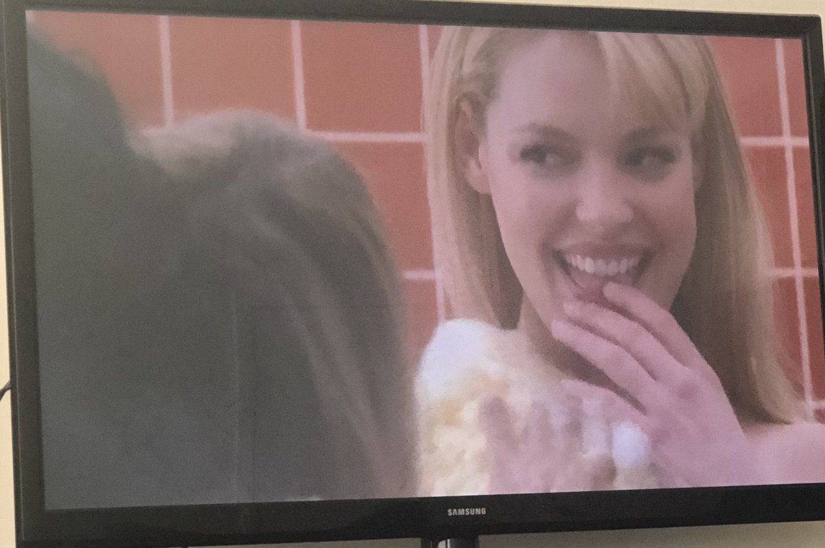 But how will I ever be able to tell when I get to the episode of  #GreysAnatomy   that originally aired after the super bowl?