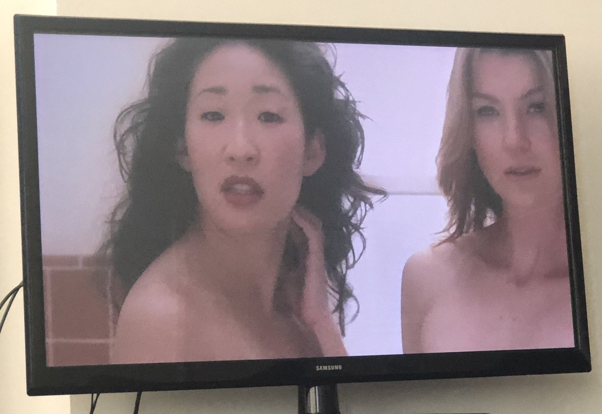 But how will I ever be able to tell when I get to the episode of  #GreysAnatomy   that originally aired after the super bowl?